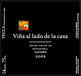 Vina Al Lado De La Casa