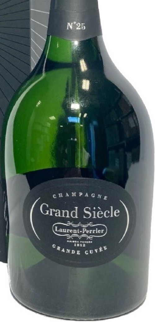 Grand Siecle 25